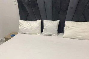 Strygejern/strygebræt, Wi-Fi, sengetøj