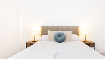 2 slaapkamers, een strijkplank/strijkijzer, gratis wifi, beddengoed