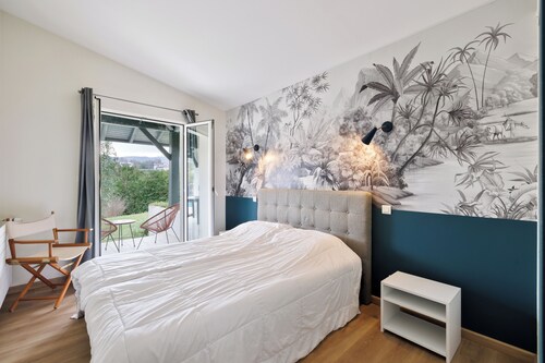 Villa ONGIZATEA- Ground floor with swimming pool 10 minutes from St Jean de Luz