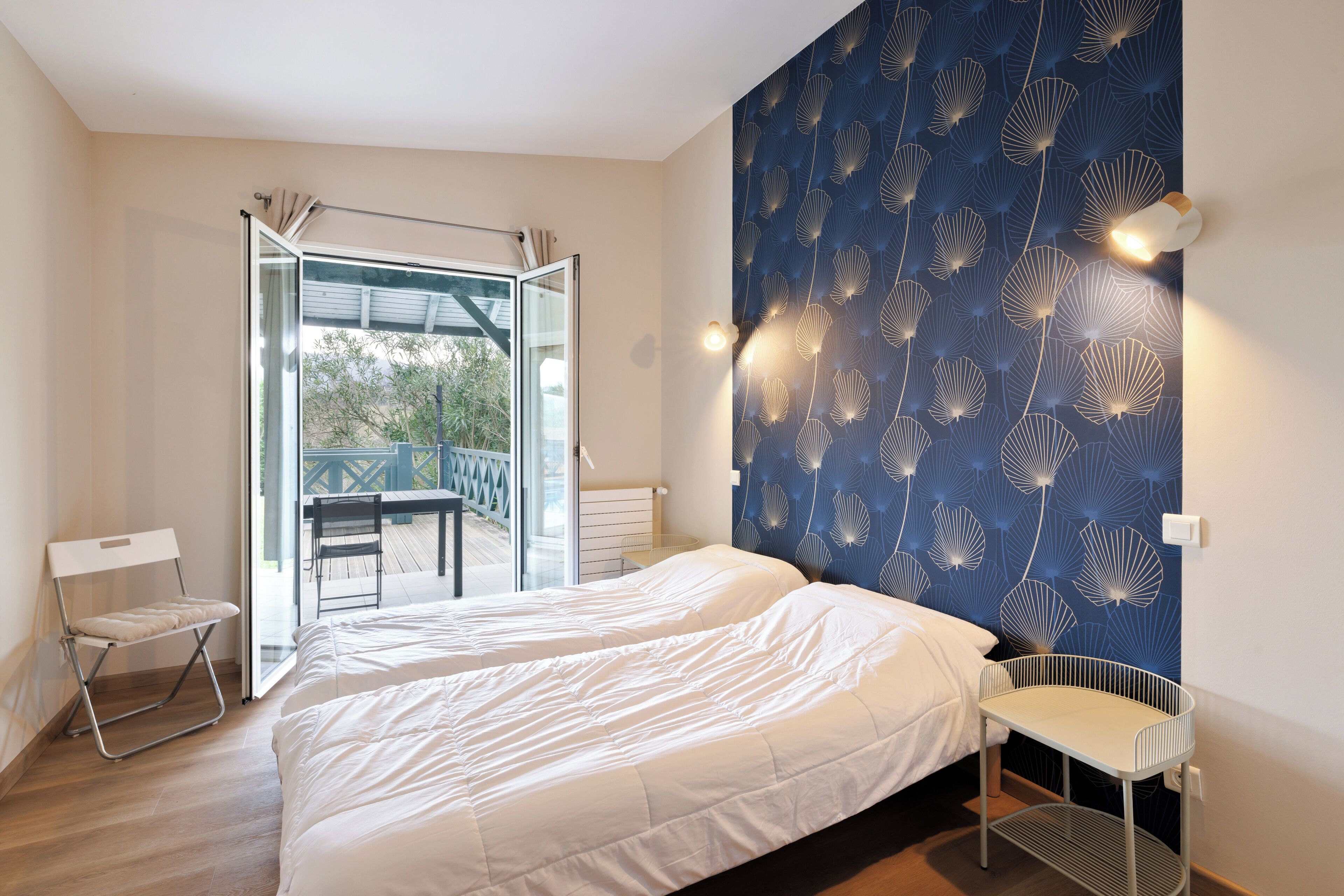 4 bedrooms, desk, iron/ironing board, WiFi