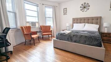 3 habitaciones, escritorio, tabla de planchar con plancha y wifi