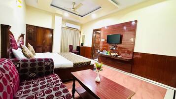 Superior Room, City View | Free WiFi, bed sheets