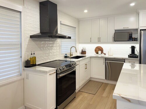 Modern Home in Oshawa #MAIN