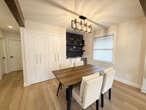 Dining - Modern Home in Oshawa #MAIN (Oshawa)