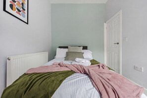 2 Schlafzimmer, Bügeleisen/Bügelbrett, WLAN, Bettwäsche