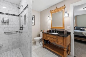 Jetted bath, hair dryer, towels