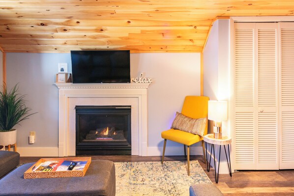 Smart-tv en een open haard