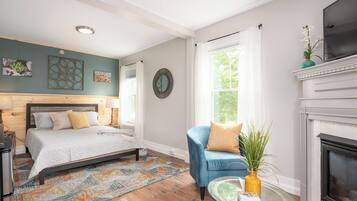 7 bedrooms, free WiFi, bed sheets