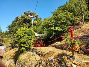 Property grounds - Apartment 'Altrove' with Mountain View, Private Garden and Wi-Fi (Ne)