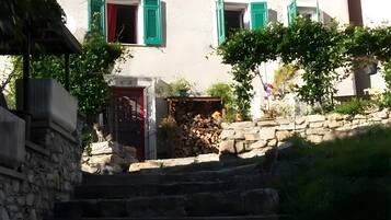 Esterni