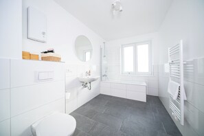 Lägenhet - 2 sovrum - kök | Badrum | Gratis toalettartiklar, hårtork, handdukar och tvål