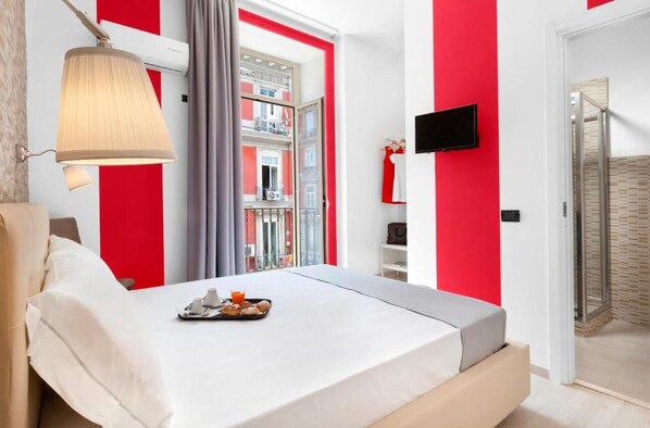 Balcone Rosso | Desk, laptop workspace, free WiFi