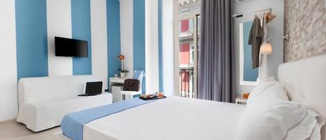 Desk, laptop workspace, free WiFi