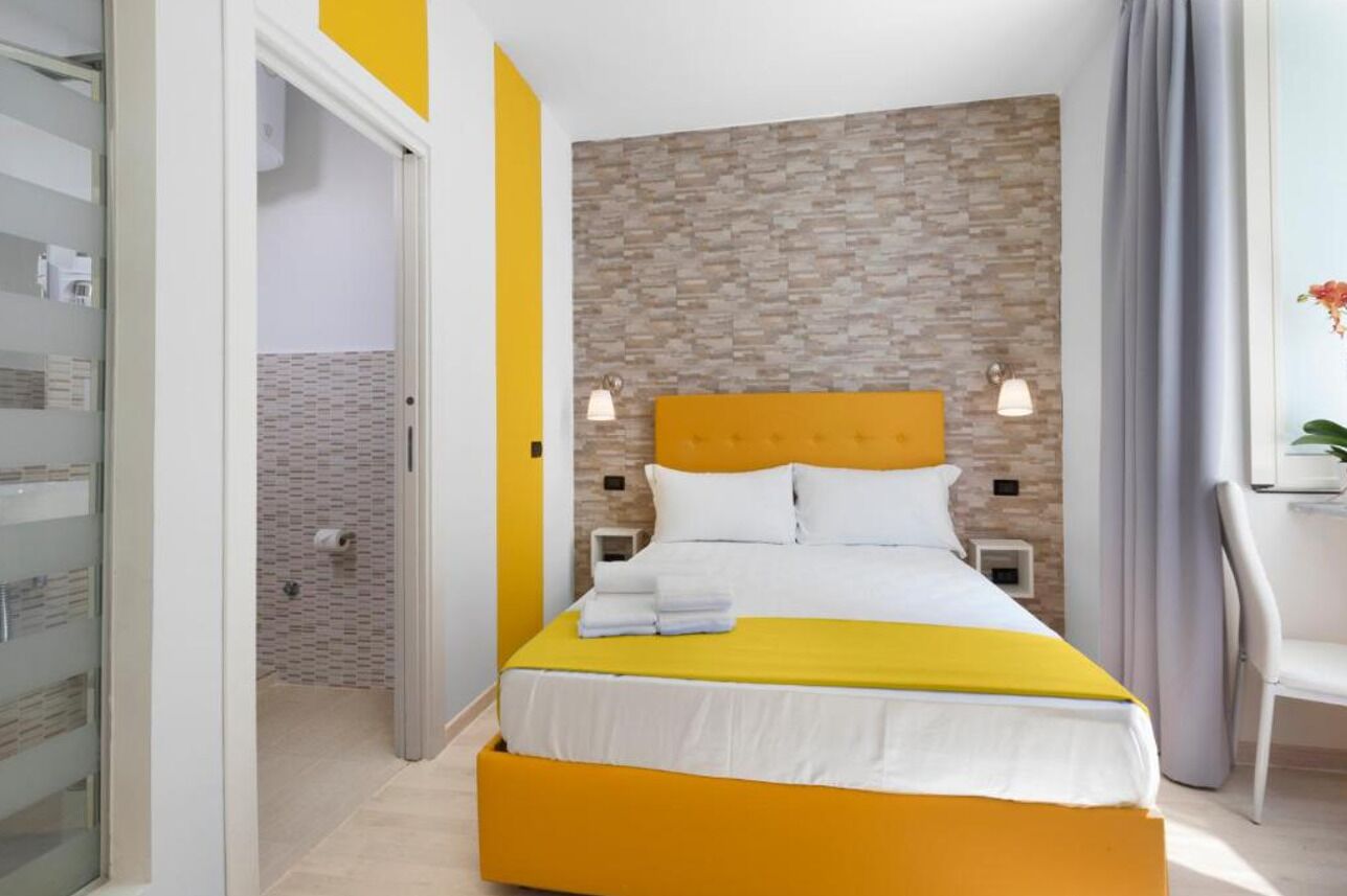 Balcone Giallo | Desk, laptop workspace, free WiFi