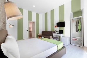 Balcone Verde | Desk, laptop workspace, free WiFi