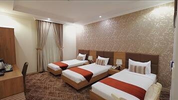 Classic-værelse til 3 personer | Premium-sengetøj, dundyner, Select Comfort-senge, minibar