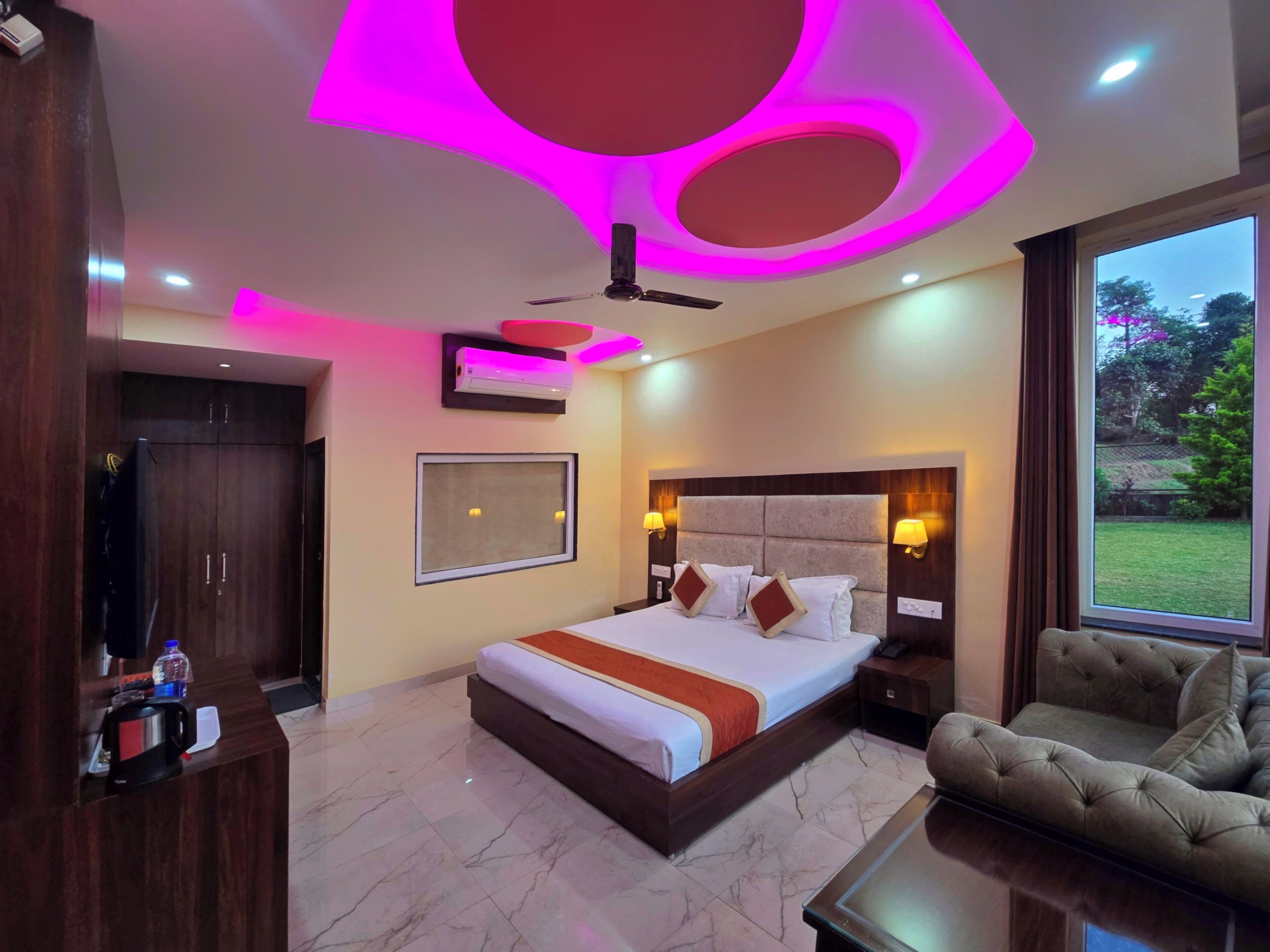 豪華雙人房, 露台, 花園景 | 書桌、熨斗/熨衫板、免費 Wi-Fi