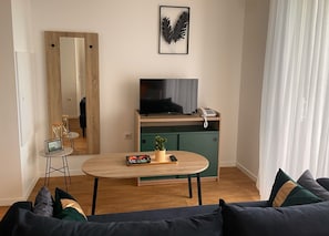 32-inch TV with digital channels