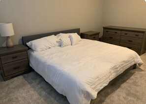 3 bedrooms, WiFi, bed sheets - Meadows At Keefer Creek 114 (Fort Wayne)