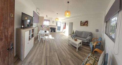 Rural House 'Villa Manolita' with Private Pool, Wi-Fi and Air Conditioning