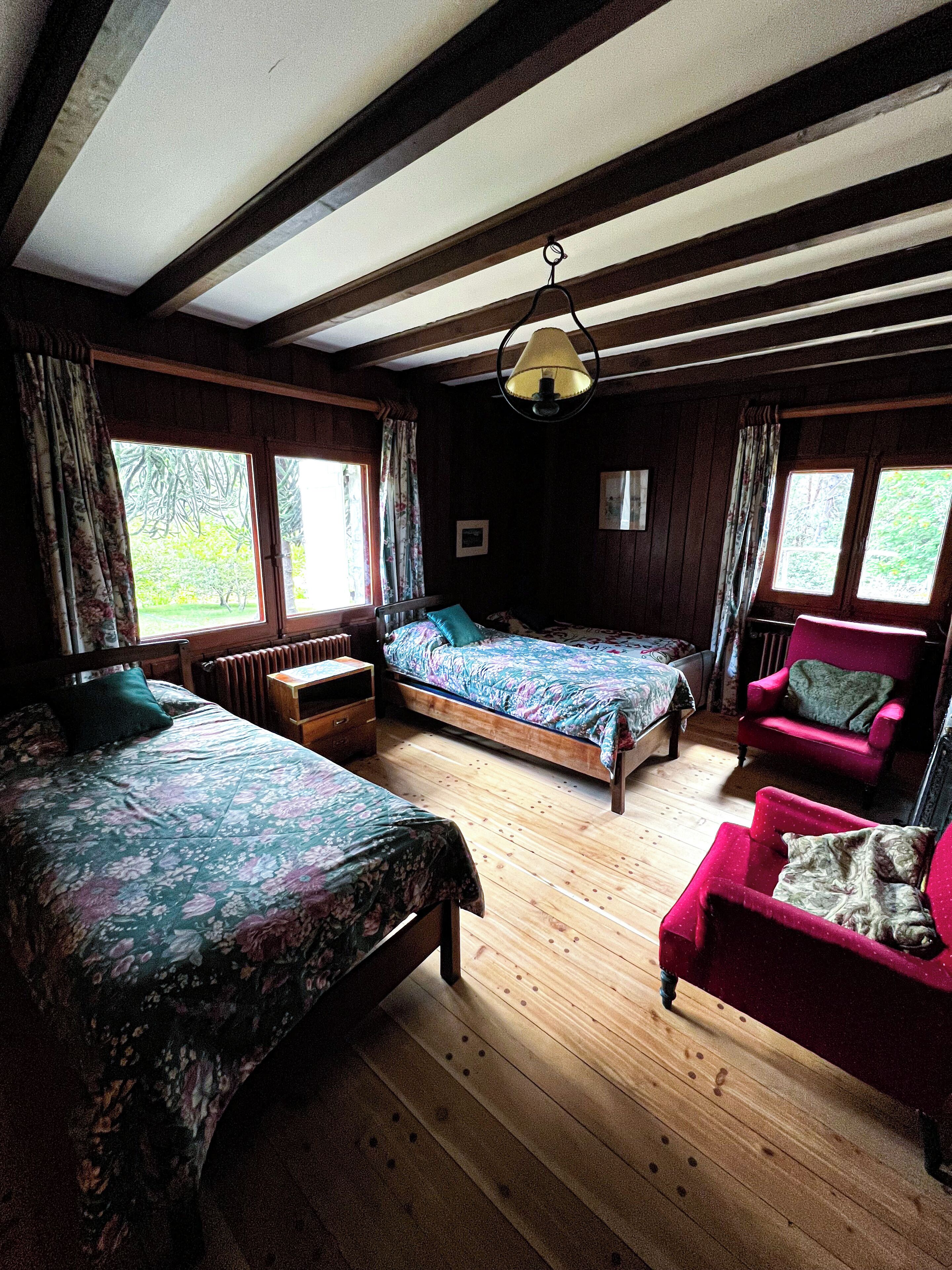 7 bedrooms, iron/ironing board, Internet, bed sheets