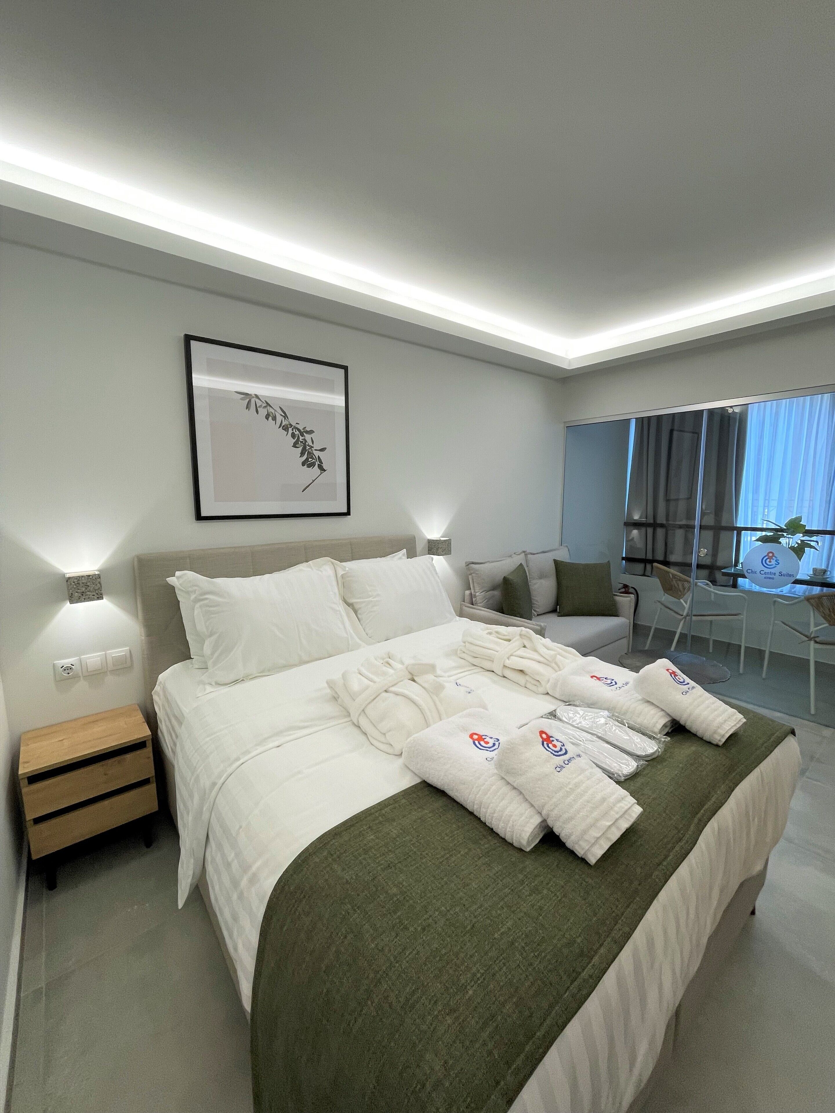 Suite with Balcony - Suite 5 | Egyptian cotton sheets, premium bedding, in-room safe, laptop workspace