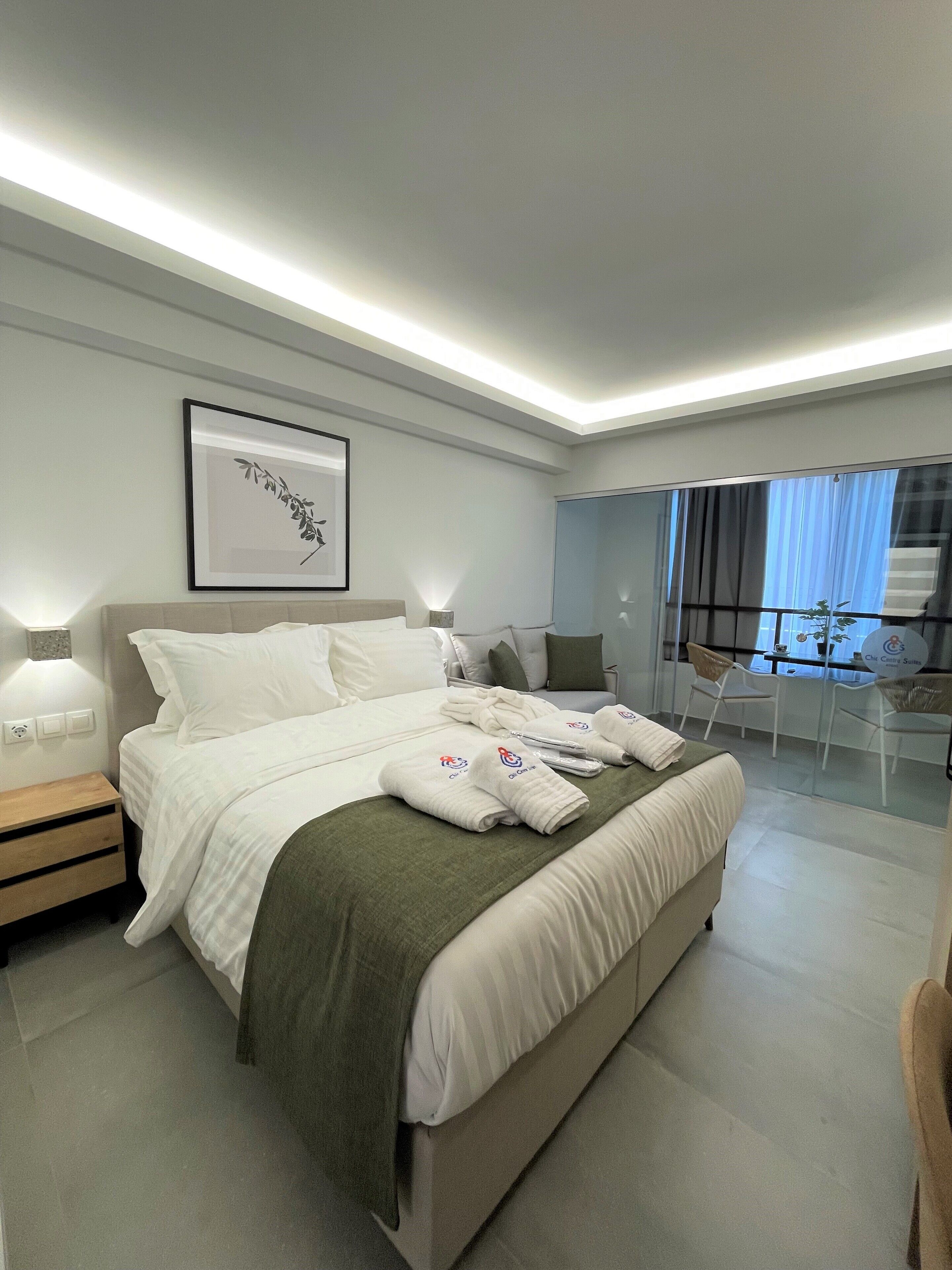 Suite with Balcony - Suite 6 | Egyptian cotton sheets, premium bedding, in-room safe, laptop workspace