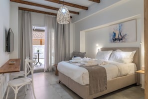 Suite with Terrace - Pelagos | Egyptian cotton sheets, premium bedding, in-room safe, laptop workspace