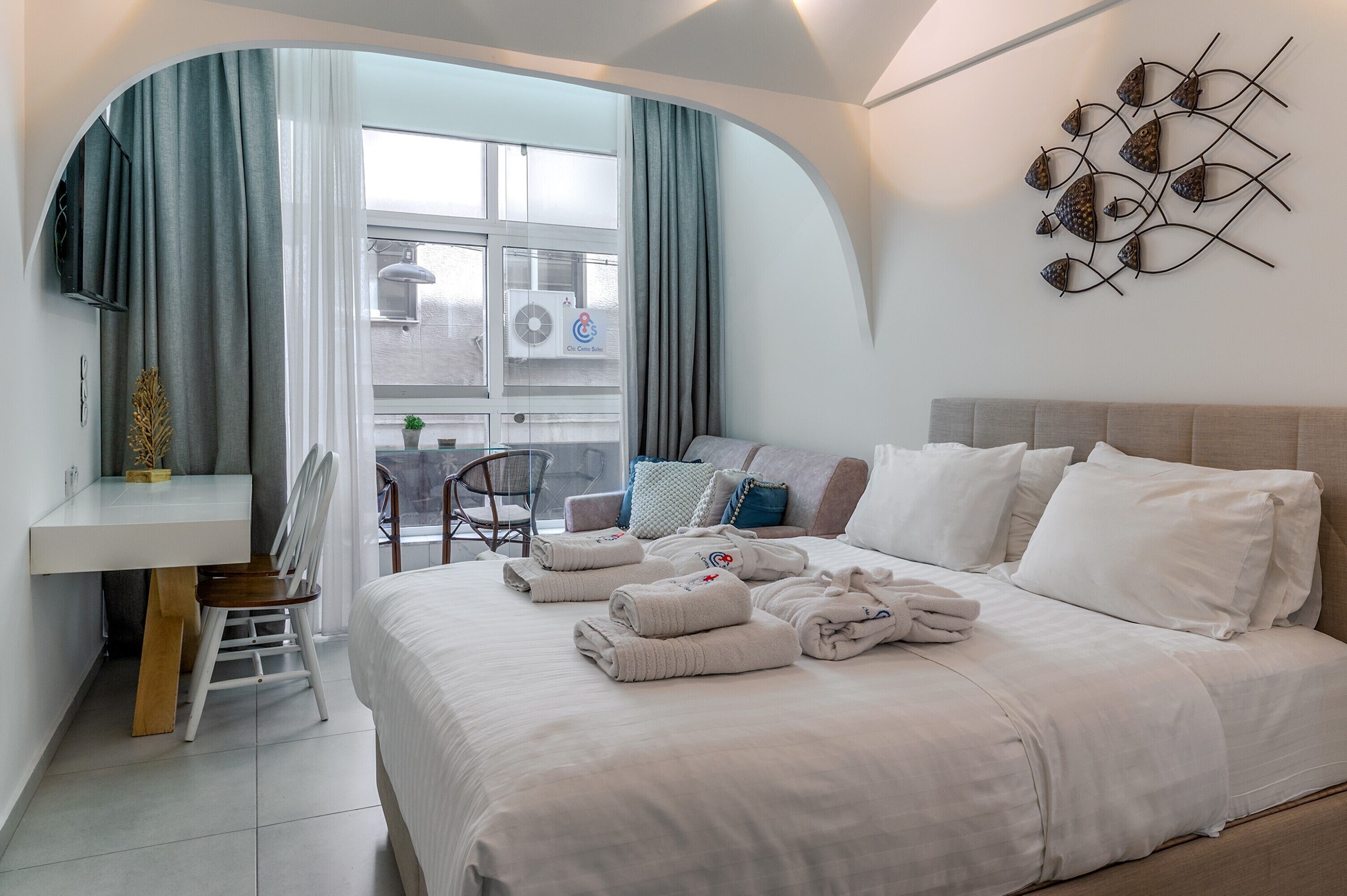 Suite with Balcony - Santorini | Bettwäsche aus ägyptischer Baumwolle, hochwertige Bettwaren, Zimmersafe