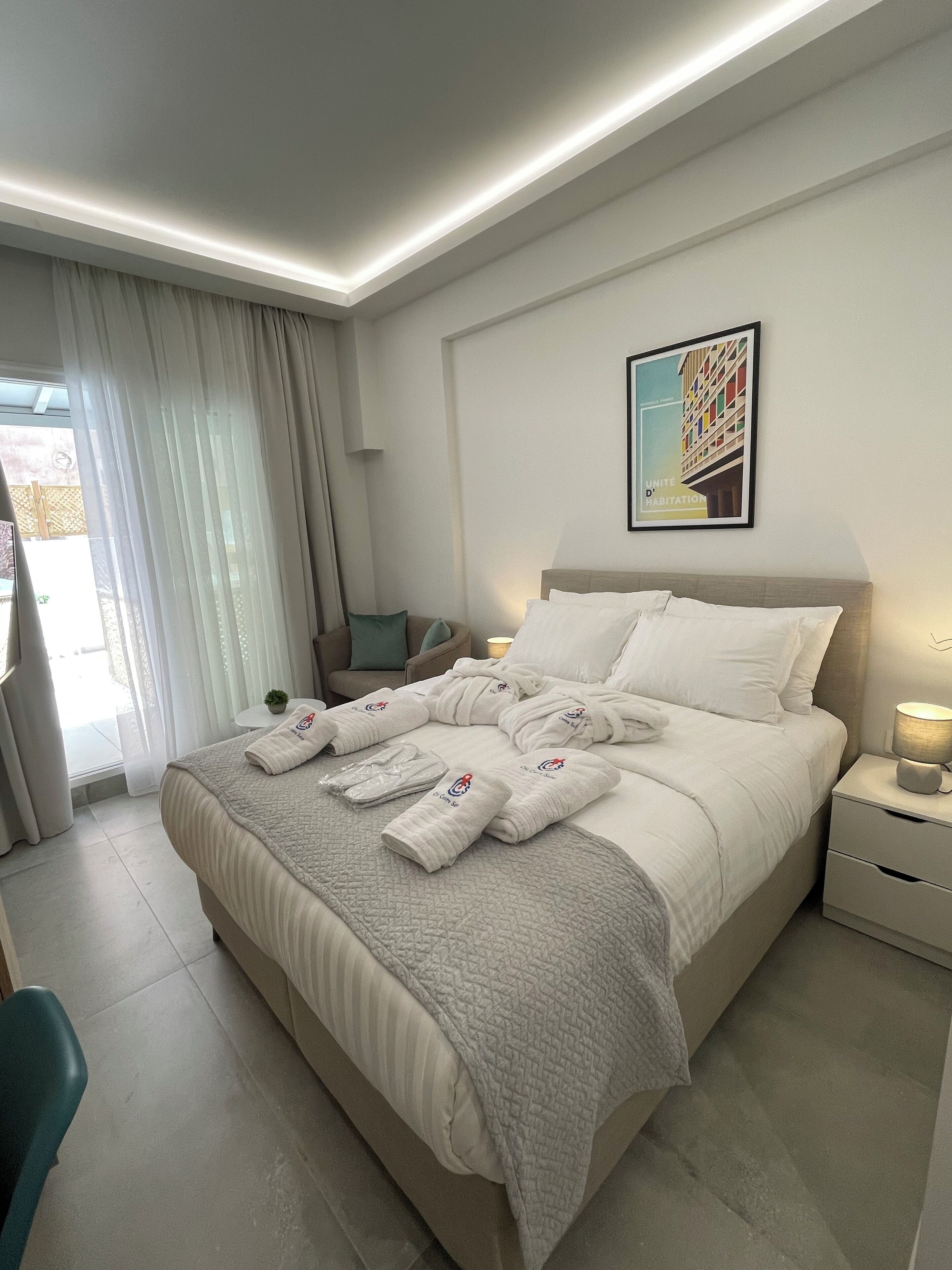 Suite with Terrace - Ermou | Egyptian cotton sheets, premium bedding, in-room safe, laptop workspace