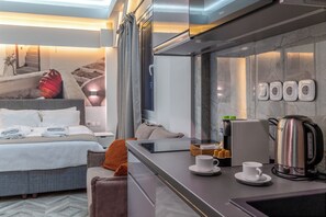Suite without Balcony - Korali | ครัวส่วนตัว | ไมโครเวฟ, เตาประกอบอาหาร, เครื่องชงกาแฟเอสเปรสโซ, กาต้มน้ำไฟฟ้า