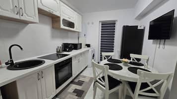 Micro-ondes, four, plaque de cuisson