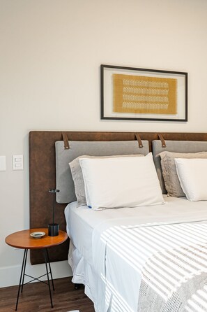 Bügeleisen/Bügelbrett, Internetzugang, Bettwäsche