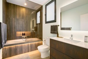 Dusch, hårtork och handdukar