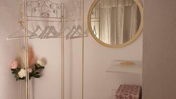 2 sovrum, strykjärn/strykbräda, wi-fi och sängkläder