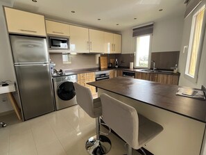 Private kitchen - Villa Los Molinos at La Manga Club (La Manga Club)