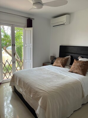 Room - Villa Los Molinos at La Manga Club (La Manga Club)