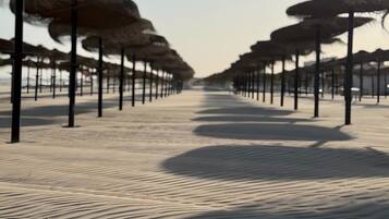 Una spiaggia nelle vicinanze