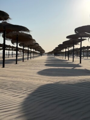 Beach nearby - Apartment 'Mira Mar' with Sea View, Balcony and Wi-Fi (Monte Gordo)