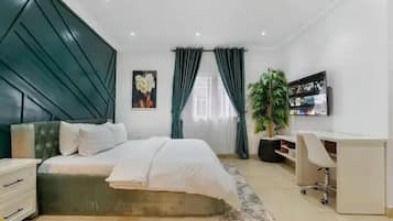 Economy-lejlighed - balkon - byudsigt | Skrivebord, arbejdsområde til bærbare computere, mørklægningsgardiner