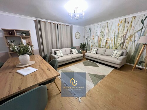 Chalfont Haven - Stylish 2-Bed Apartment, with Free Parking