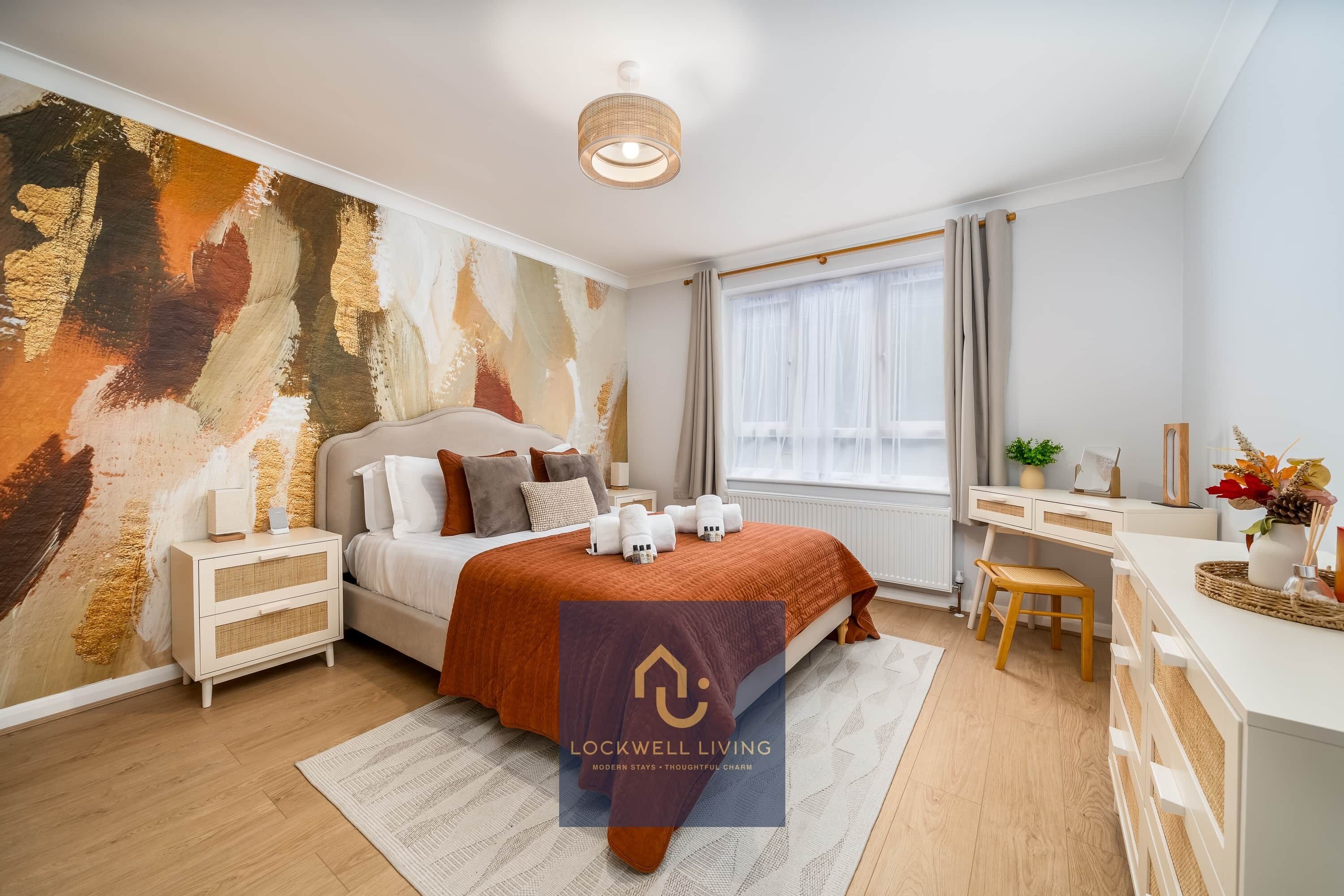 2 bedrooms, in-room safe, desk, iron/ironing board
