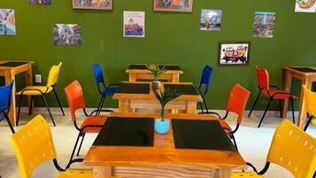 Bao gồm bữa sáng buffet hàng ngày