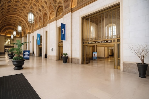 Dwntwn Suite R&R, Casino, Stadiums, Airport