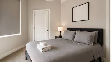 2 bedrooms, iron/ironing board, WiFi, bed sheets