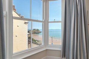 Interior - 5 Paragon Court - Sea Front Apartment (Tenby)