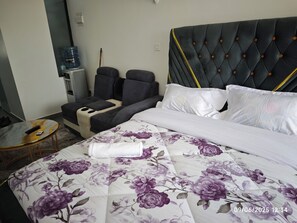 免费 WiFi、床单