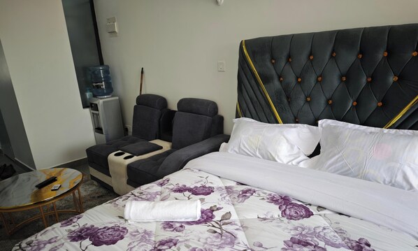 1 bedroom, free WiFi, bed sheets