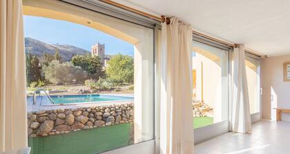 Gßte 'Dels Ocells' avec vue sur la mer, piscine partagée et Wi-Fi