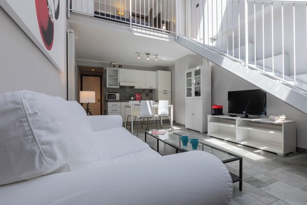 Standard Apartment, 2 Bedrooms | Living area